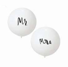 Load image into Gallery viewer, 2pcs/lot Good Quality 36inch Round White and black Print Mr&amp;Mrs Latex Balloons For Happy Wedding And  Valentine's Day

