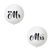 Load image into Gallery viewer, 2pcs/lot Good Quality 36inch Round White and black Print Mr&amp;Mrs Latex Balloons For Happy Wedding And  Valentine's Day

