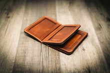 Load image into Gallery viewer, Federal Badge Wallet Small - Chestnut
