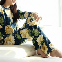 Load image into Gallery viewer, Womens Floral plush soft pajama pants 3 pack assorted styles
