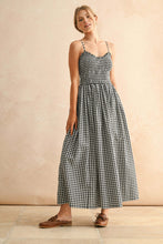 Load image into Gallery viewer, Women's Retro Plaid Sleeveless A-Line Maxi Dress – Fitted Waist Pleated Sundress
