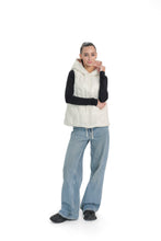 Load image into Gallery viewer, ⇆ Reversible Light Insulated Vest Powder | Ivory

