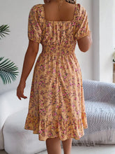 Load image into Gallery viewer, Ruffled Hem Floral Puff Sleeve Dress
