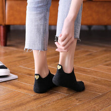 Load image into Gallery viewer, 4 Pairs Fashion Socks New Spring Cotton Non-Slip No-Show Boat Socks Novelty Girls Cute Heart Embroidery Casual Funny Ankle Socks Pack For Women
