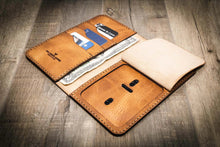 Load image into Gallery viewer, Badge Long Wallet - Saddle Tan

