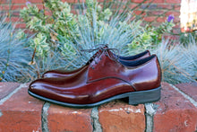Load image into Gallery viewer, Burnished Calfskin Lace-Up Oxford Burgundy
