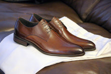 Load image into Gallery viewer, Burnished Calfskin Lace-Up Oxford Chestnut
