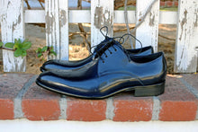 Load image into Gallery viewer, Burnished Calfskin Lace-Up Oxford Navy
