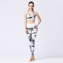 Load image into Gallery viewer, 💪 Seamless 2-Piece Yoga Set – High-Waist Leggings &amp; Crop Top
