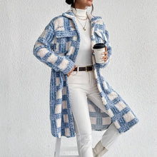 Load image into Gallery viewer, Women’s Plaid Fleece Jacket
