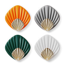 Load image into Gallery viewer, 4pcs Creative Shell Shape Wall Hanging Hook Punch-free Strong Adhesive Hook Bathroom Kitchen Wall-mounted Seamless Sticky Hook  Shell Hook Non-Punching Strong Adhesive Adhesive Hook Bearing Door Behind Wall Bathroom Kitchen Key Holder
