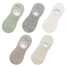 Load image into Gallery viewer, 5 Pairs Female Silicone non-slip invisible Socks Summer Solid Color Mesh Ankle Boat Socks Female Cotton Slipper No show Socks For Women

