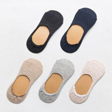 Load image into Gallery viewer, 5 Pairs Women Cotton Low Cut Socks Solid Snowflake Soft Summer Silicone Non-slip Deep Mouth Prevent Heel Loss Slipper Socks For Women
