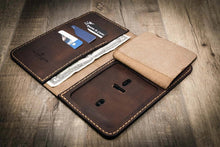 Load image into Gallery viewer, Badge Long Wallet - Walnut Brown
