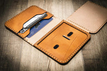 Load image into Gallery viewer, Minimalist Badge Wallet - Saddle Tan
