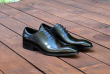 Load image into Gallery viewer, Burnished Calfskin Lace-Up Oxford Black
