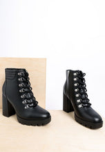 Load image into Gallery viewer, Hamiltons Lace Up Block Heel Boots
