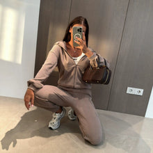 Load image into Gallery viewer, Women's Wide-Rib Knit Zip Hoodie &amp; Jogger Pants Set
