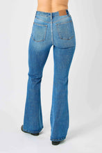 Load image into Gallery viewer, Judy Blue Full Size Hw Classic Flare Jeans
