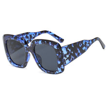 Load image into Gallery viewer, Retro Outdoor UV400 Sunglasses – 6 Bold Colorways
