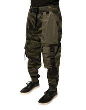 Load image into Gallery viewer, Dolce &amp; Gabbana Green Cotton Jogger Cargo Pants
