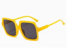 Load image into Gallery viewer, Affordable Retro Gradient Oversized Men Sun Glasses
