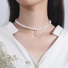 Load image into Gallery viewer, Round Medal Pearl Necklace Irregular Pearl
