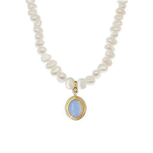 Load image into Gallery viewer, Round Medal Pearl Necklace Irregular Pearl
