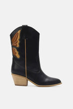 Load image into Gallery viewer, Beast Fashion Butterfly Cut : Detail Point Toe Boots
