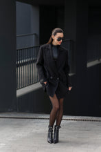 Load image into Gallery viewer, Andie Cashmere Wool Blend Blazer in Black
