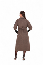 Load image into Gallery viewer, Miru Cashmere Wool Blend Overcoat in Beige Houndstooth
