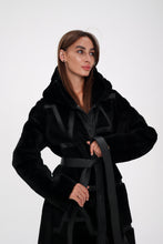 Load image into Gallery viewer, Genuine Shearling Lamb Leather ⇆ Reversible Coat
