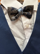 Load image into Gallery viewer, Kids World of USA Navy/Light Blue/Silver Floral Print 5-Piece Boys Suit
