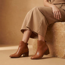 Load image into Gallery viewer, Waterford Boot, Women

