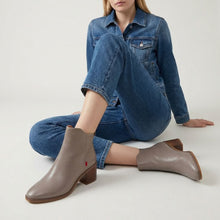 Load image into Gallery viewer, Waterford Boot, Women
