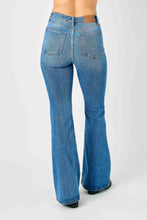 Load image into Gallery viewer, Judy Blue Full Size Hw Classic Flare Jeans
