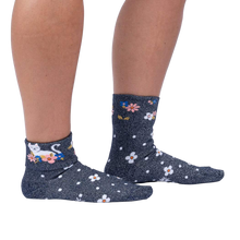 Load image into Gallery viewer, Sitting Kitty Turn Cuff
