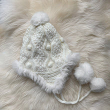 Load image into Gallery viewer, Women’s Fashion Winter Wool Hat – Warm Classic Cold-Weather Beanie
