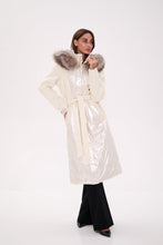 Load image into Gallery viewer, Saga® Furs Silver Fox Wool Alpaca Freudenberg Comfortemp® Coat

