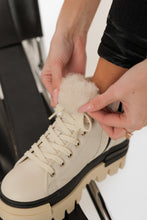 Load image into Gallery viewer, Aspen Genuine Shearling Lined Winter Boots
