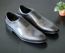 Load image into Gallery viewer, Burnished Calfskin Belt Grey
