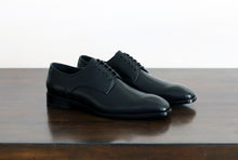 Load image into Gallery viewer, Burnished Calfskin Lace-Up Shoe Black
