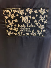 Load image into Gallery viewer, Moda Color Exclusive Navy with Tan Pailsey 1-Button 100% Wool 3-Piece Turkish Slim Fit Suit
