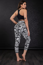 Load image into Gallery viewer, Cropped High-Rise Print Leggings – USA Flag Print Patriotic Workout Pants - 19 Styles
