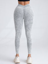 Load image into Gallery viewer, V-Back Scrunch Butt Seamless Yoga Licious Leggings
