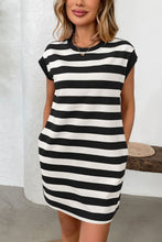 Load image into Gallery viewer, Simple Contrast Striped Round Neck Short Sleeve Mini Dress Casual &amp; Comfortable Everyday Dress for Women
