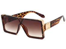 Load image into Gallery viewer, New Design New Stylish New Classic New Black &amp; White Square Shape Sunglasses For Women New Fashionable Branded &amp; Oversized Sun Glasses For Men New Luxury Shades Sunglasses For Men &amp; Women
