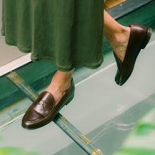 Load image into Gallery viewer, Women's Brown Leather Milano Loafer
