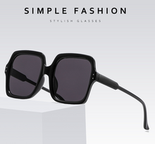 Load image into Gallery viewer, Affordable Retro Gradient Oversized Men Sun Glasses
