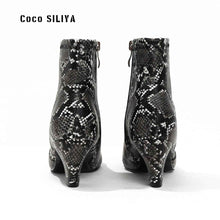 Load image into Gallery viewer, Elegant Large Pointed Toe : Thick Heel Boots
